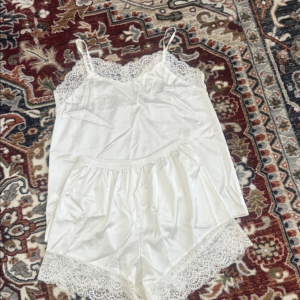 CHYRII POPULAR Silk Satin Ruffled Pajamas Sets
Cami Shorts Sets Sleepwear M
